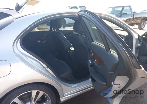 2018 Mercedes-Benz C 300 из США, поврежденный, VIN WDDWF4JB3JR410651